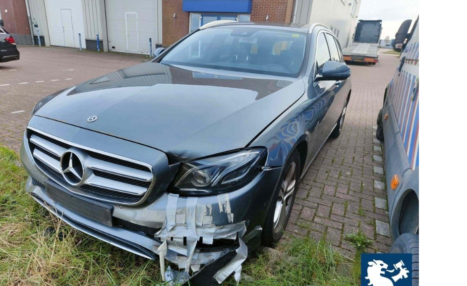Opgespoorde Mercedes van Big Bazar blijkt zwaar beschadigd