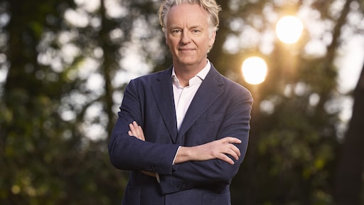 Directeur AVROTROS staat pers te woord met verklaring Joost Klein