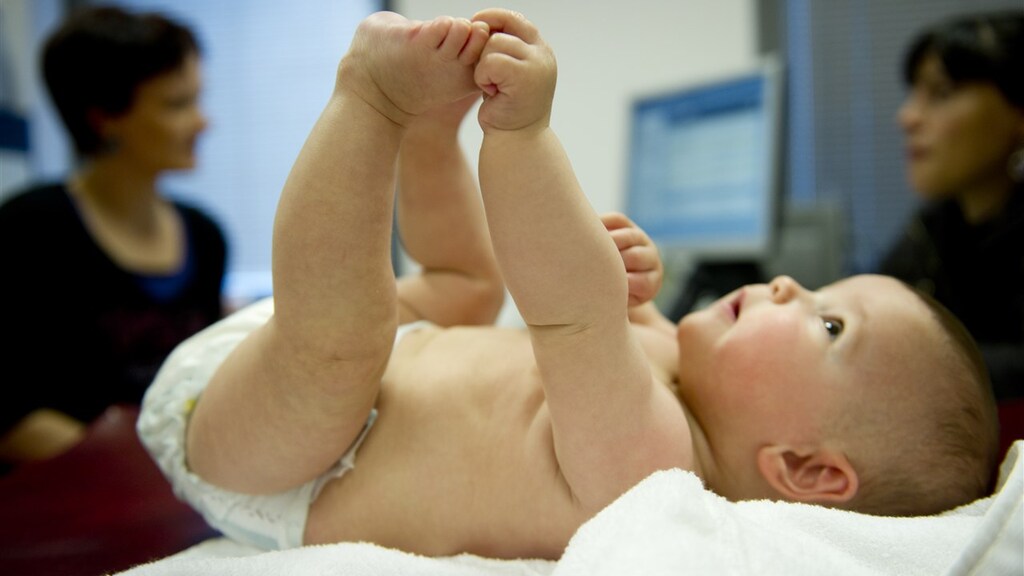 Aantal besmettingen met kinkhoest daalt iets maar blijft hoog