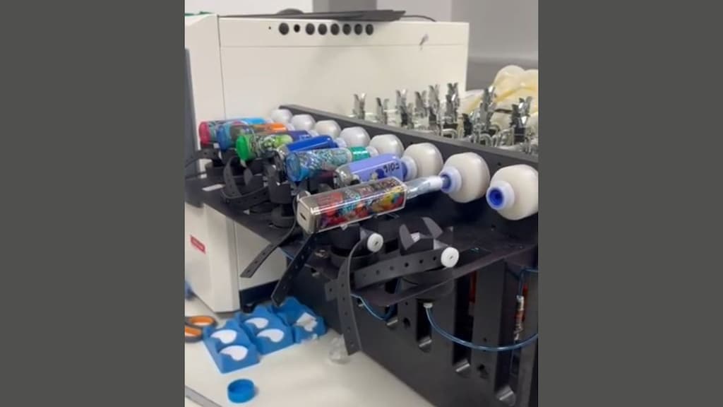 De Nederlandse vapes tijdens het onderzoek in Liverpool.