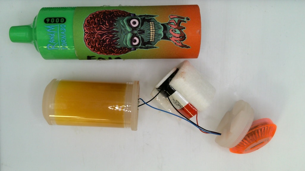 In deze vape, die door het lab uit elkaar is gehaald, zat 11 keer meer nicotine dan wettelijk is toegestaan.