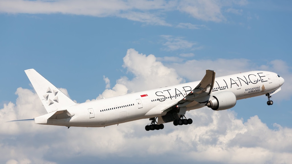 Dode en tientallen gewonden door turbulentie tijdens vlucht van Londen naar Singapore