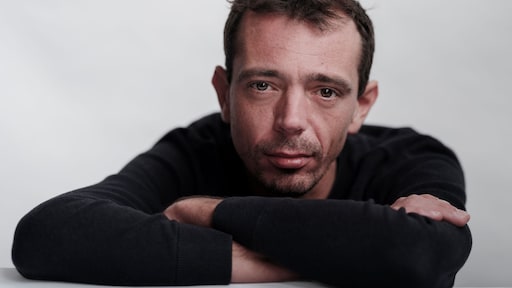 Tim geeft 'n spoedcursus armoede: 'Medelanders die in de shit zitten, helpen we nu niet adequaat'