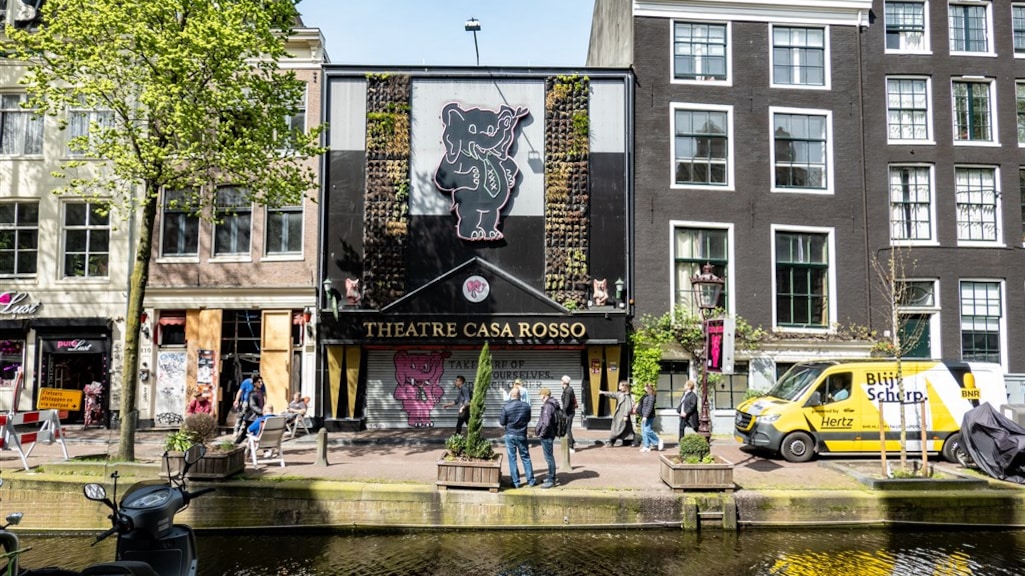 Casa Rosso aan de Oudezijdse Achterburgwal.