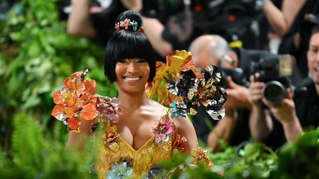 Nicki Minaj uit felle kritiek op haar arrestatie wegens drugsbezit