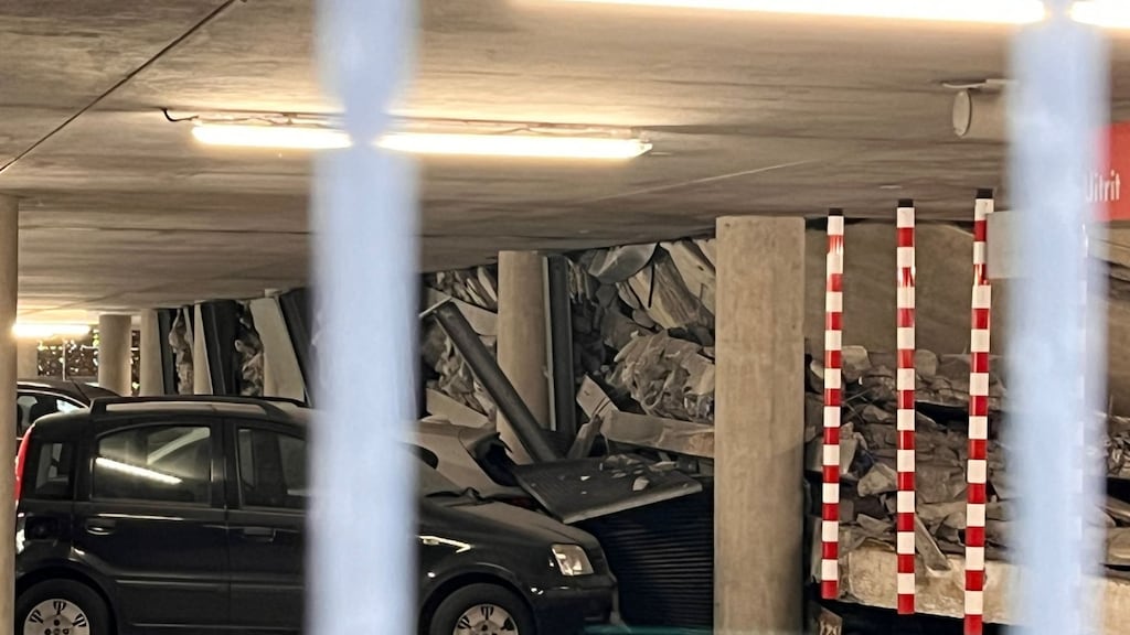 Een groot deel van de garage is ingestort.