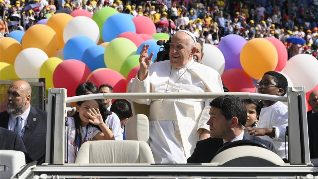 Vaticaan zegt sorry na 'nichten'-opmerking paus: 'Onbedoeld homofoob'