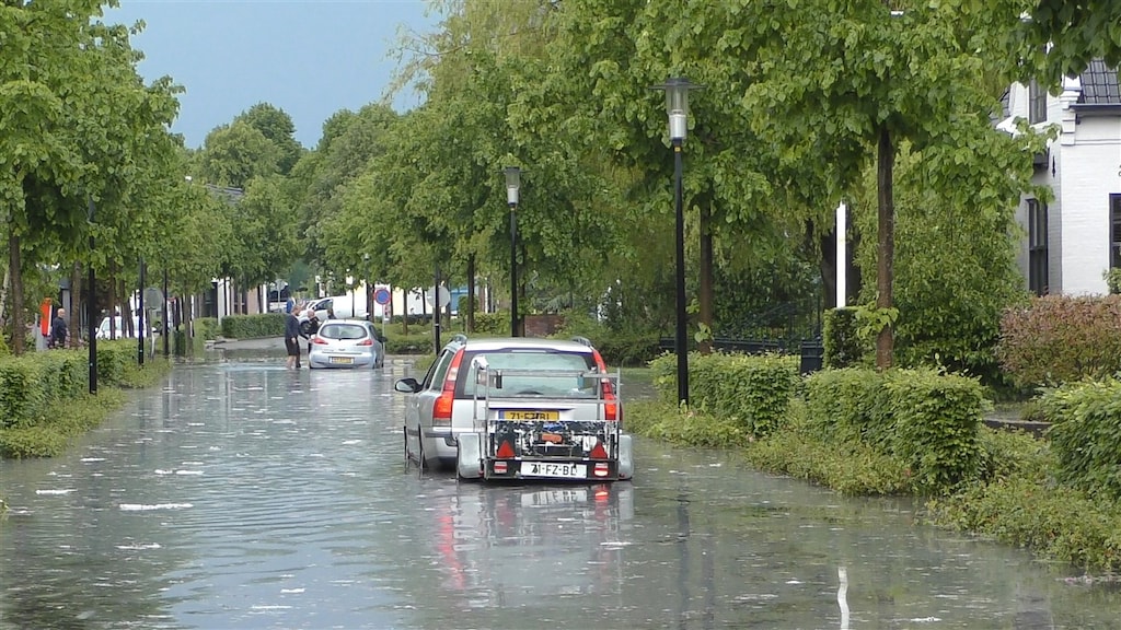 Extreme neerslag in Nederland: tienduizenden wadi's nodig