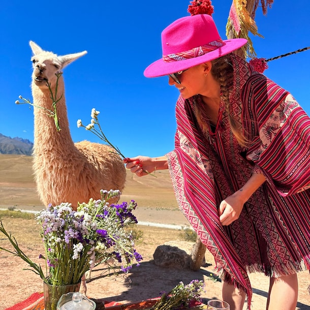 "Door het reizen leren we veel over andere culturen, landschappen, muziek, bouwstijlen en dieren. Zoals het verschil tussen een lama en een alpaca."