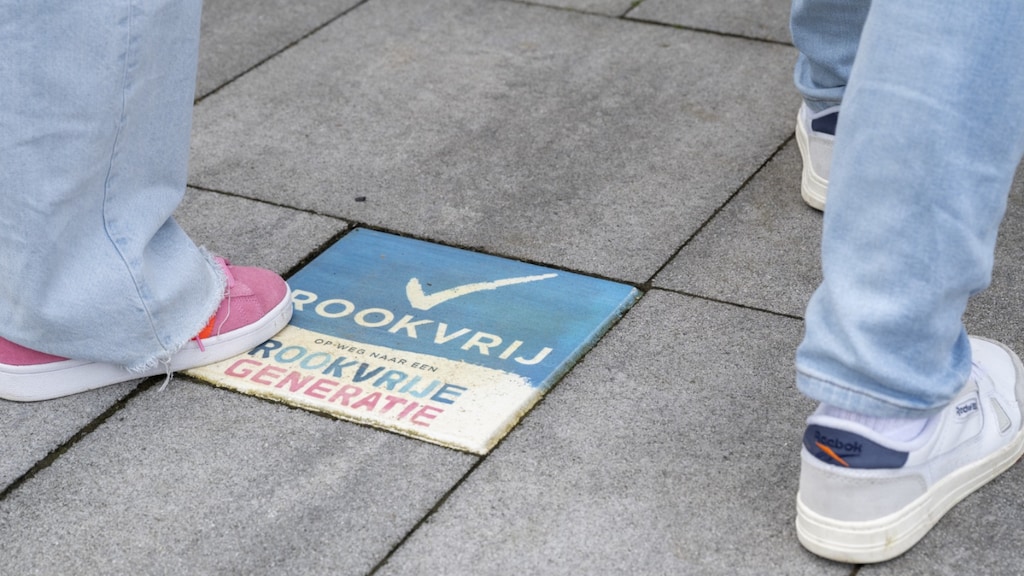 Steeds meer 'rookvrij' stoeptegels, maar hebben ze ook effect? 'Niet de heilige graal'