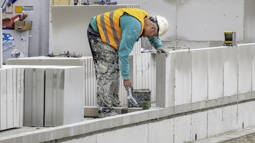 Steeds kleiner deel werknemers valt onder cao: 'Geen sprake van opdoeken'