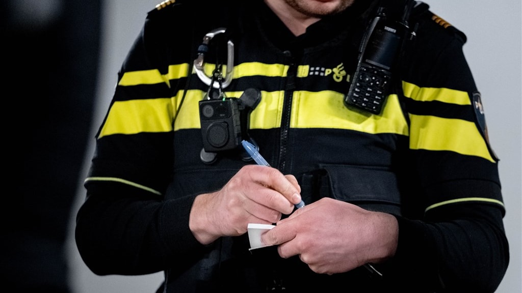 Let op: nepagenten door het hele land stelen geld en spullen