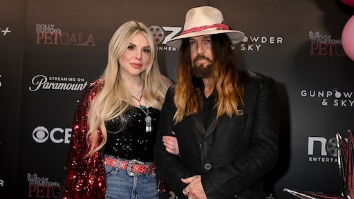 Billy Ray Cyrus vraagt na een jaar huwelijk scheiding aan wegens 'ongepast echtelijk gedrag'