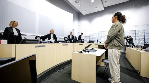 Ali B breekt bij begin rechtszaak: 'Ik heb nooit een vrouw verkracht'