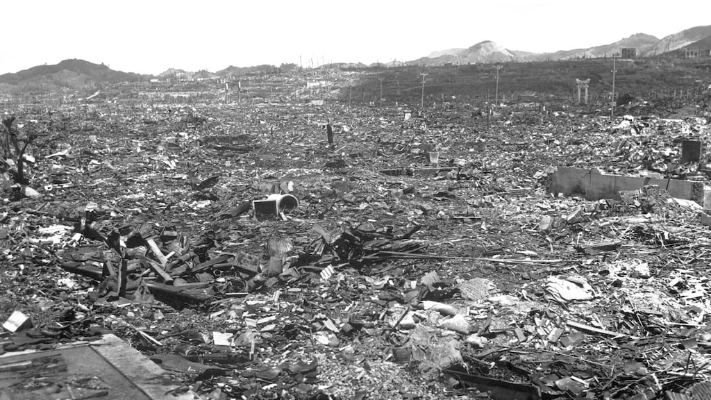 Hiroshima na de kernbom in 1945