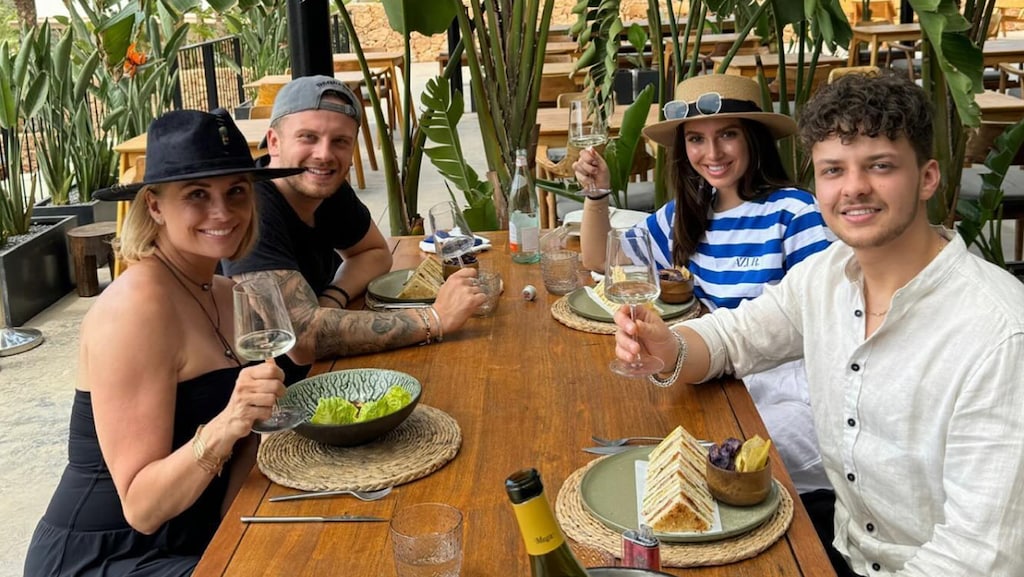 Leontine Ruiters deelt foto's van familievakantie op Ibiza: 'Week vol emoties'