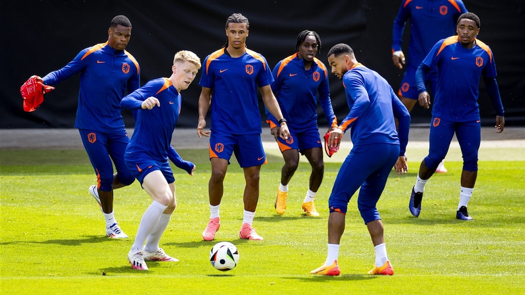 Oranje traint met fitte selectie voor EK-duel met Frankrijk