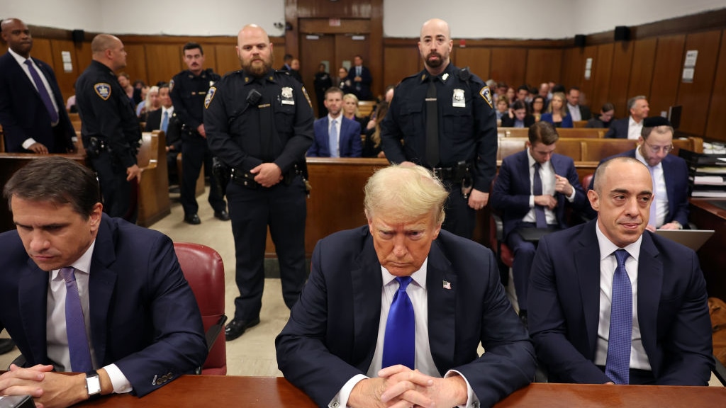 Trump in de rechtszaal in New York; schuldig aan 34 aanklachten.