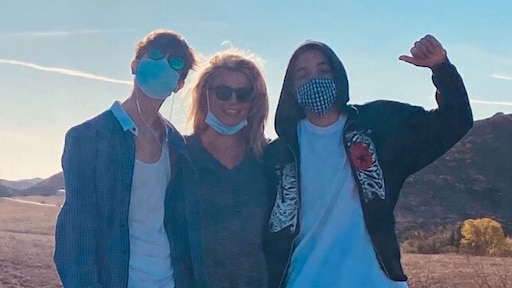 Britney Spears herenigd met zoons: ‘Spreken stiekem af'