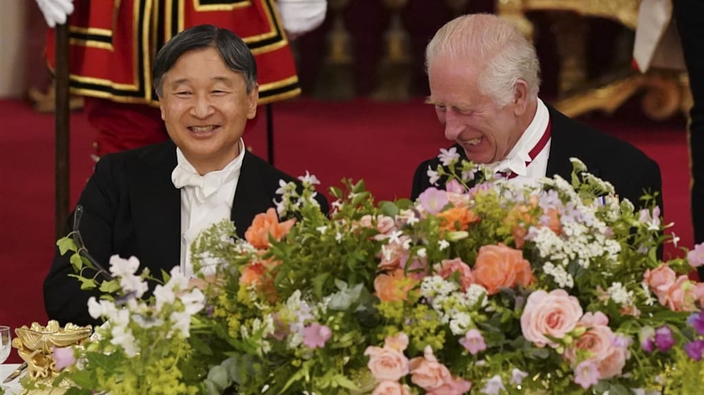 Koning Charles maakt grapje over Pokémon tegen Japanse keizer