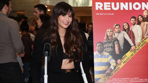 Nina Dobrev weer op de been na ongeluk: 'Eerste keer in maanden'