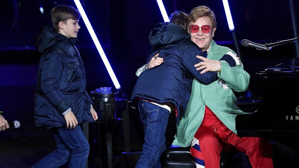 Elton John stopte met touren voor zoons: 'We willen niets missen'