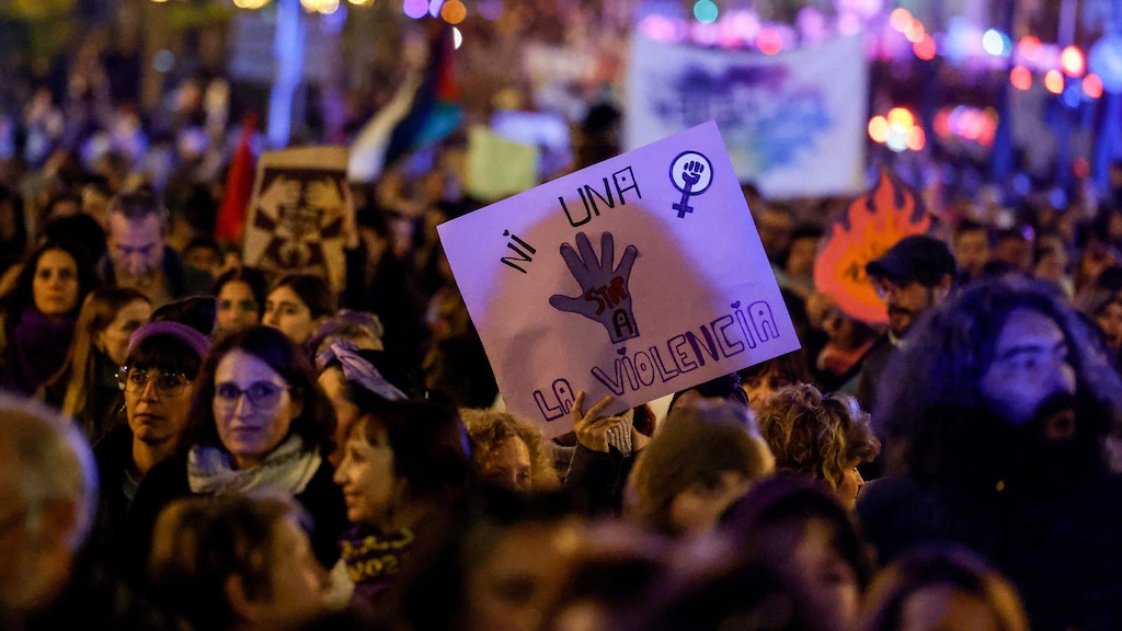 in Spanje zijn veel demonstraties gehouden om de aandacht te vestigen op paertnergeweld tegen vrouwen.