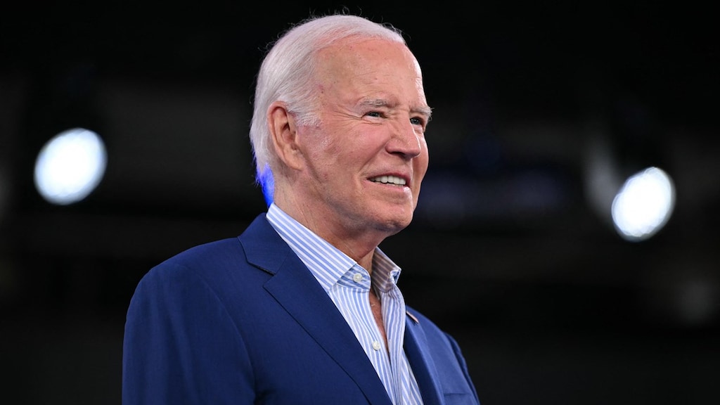 Biden wil niet vertrekken, zijn team houdt angstvallig de peilingen in de gaten