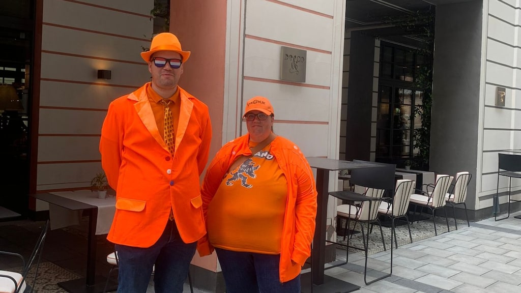 Jelle en Sjoukje uit Emmen hebben dit EK nog geen wedstrijd van Oranje gemist.