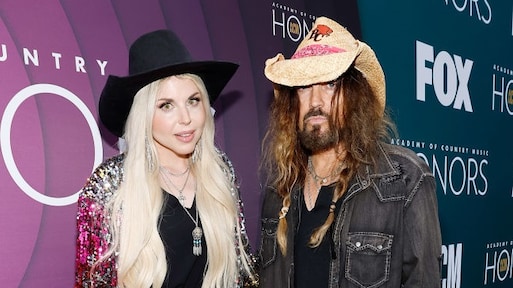 Vader Miley Cyrus zou ex hebben geïsoleerd: 'Mocht nergens heen'