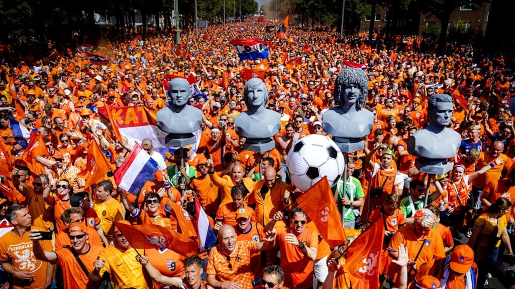Europa smult van hossende Nederlandse fanmars bij EK-duels: 'Oranjewaanzin'