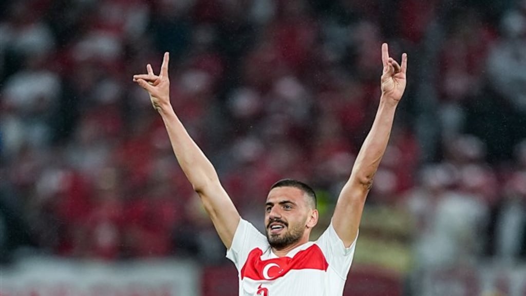 UEFA start onderzoek naar omstreden gebaar Turkse speler Demiral