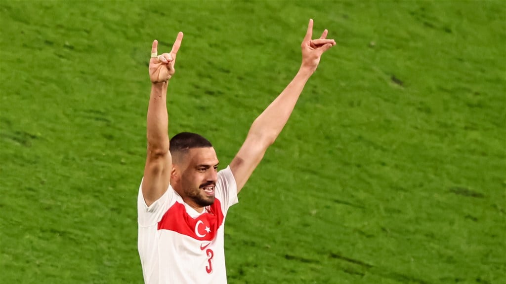 Erdogan en Turkije woedend om schorsing Demiral na wolvengroet