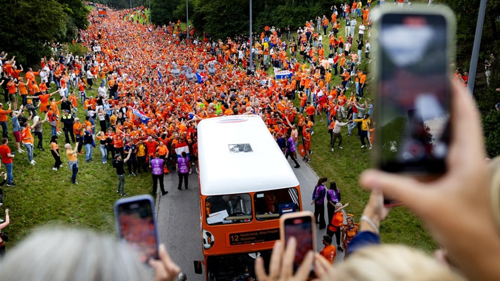 'De Oranjebus is toch echt de absolute winnaar van dit EK'