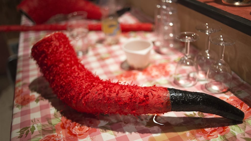 OM vervolgt twee Amelanders voor incident PowNed rond Sunterklaas