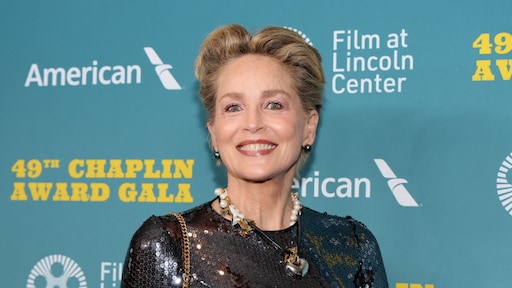 Sharon Stone (66) doet iconische Basic Instinct-pose na in lingerie