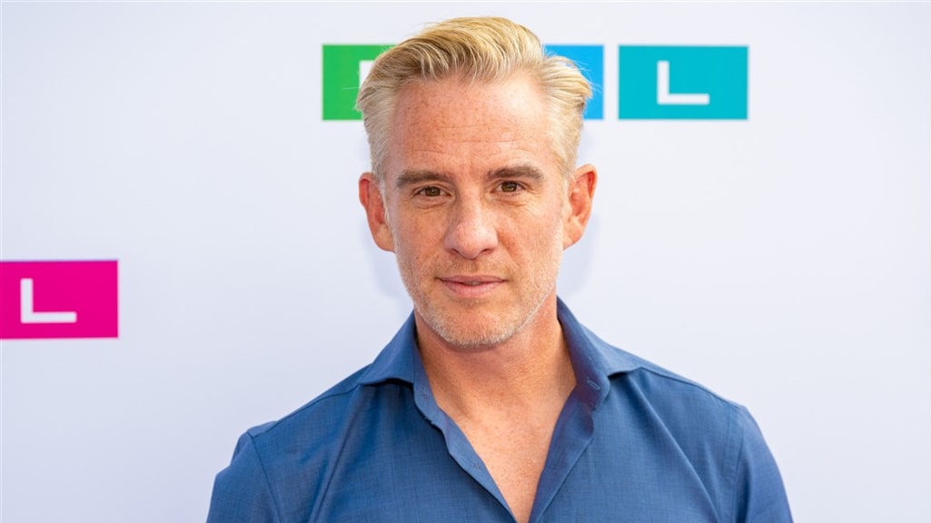 Art Rooijakkers krijgt stem weer terug na operatie aan stembanden: 'Nog even'