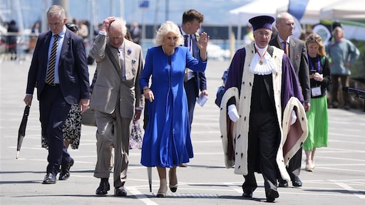 Koningin Camilla heeft enkelblessure opgelopen