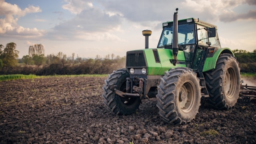 Jongen (15) komt om door tractorongeluk Nagele, 6-jarig kind gewond