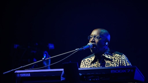 Il tastierista dei Toto si ammala durante un concerto in Italia |  Viale RTL Il tastierista dei Toto si ammala durante un concerto in Italia |  Viale RTL