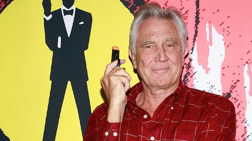 James Bond-ster George Lazenby met pensioen: 'Ouder worden is niet leuk'