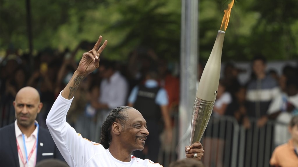 Kritiek op 'drugsverslaafde rapper' Snoop Dogg als olympische fakkeldrager