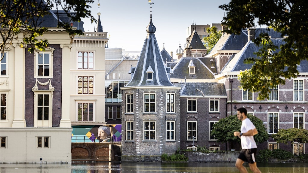 Premier Schoof moet binnen maand weg uit Torentje vanwege brandgevaar