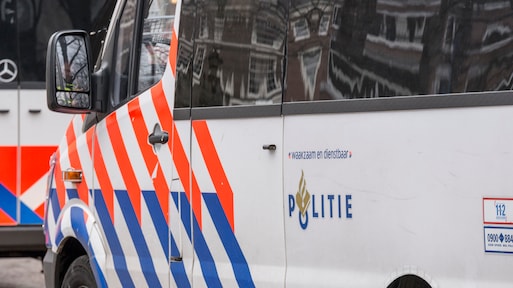 Minderjarige jongen veroorzaakt ernstig ongeluk met gestolen auto in Amsterdam