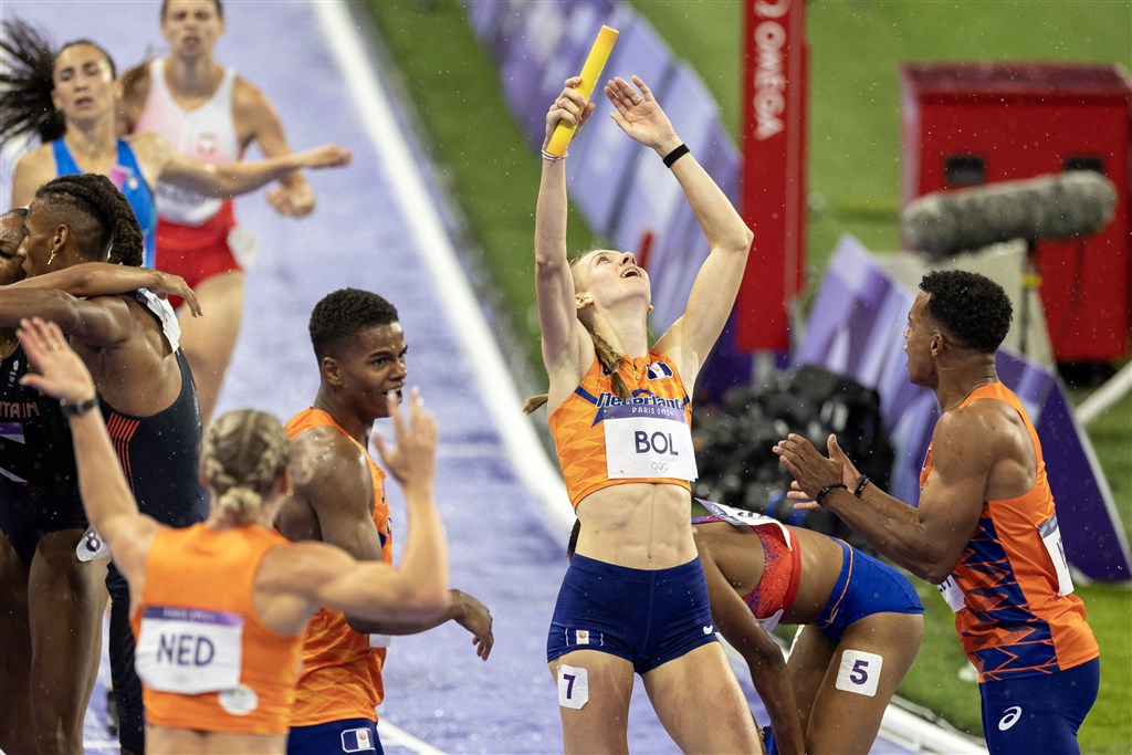Goud voor Nederland bij de gemengde estafette.