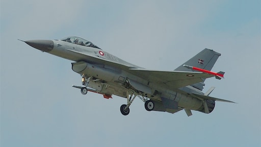 F-16 neergestort tijdens 'grootste Russische aanval tot nu toe', Oekraïense piloot omgekomen