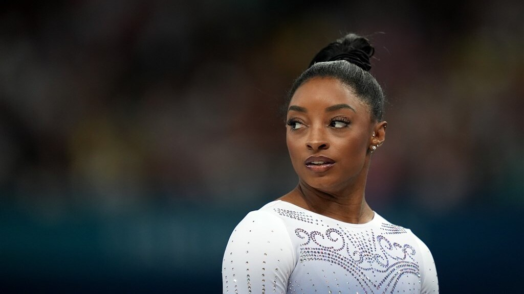 Simone Biles hekelt vraag aan Olympische medaillewinaars: 'Jullie moeten echt stoppen'