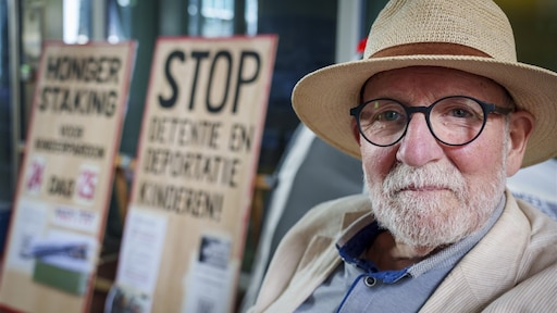 Eduard (79) in hongerstaking voor kinderpardon: 'Mijn honger is verdwenen doordat ik boos ben'