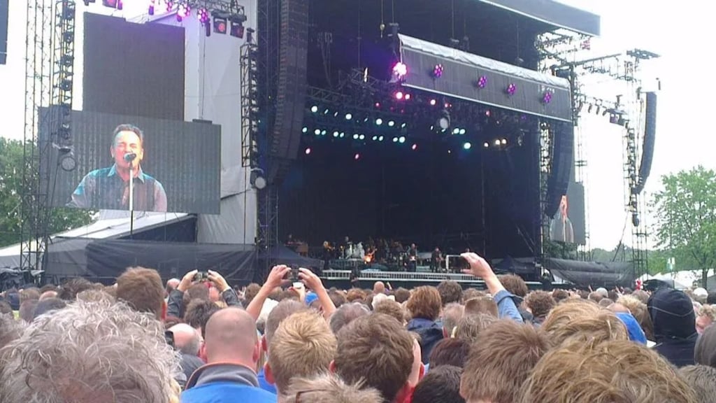 Concert van Bruce Springsteen op het Malieveld. "Prima zicht vanaf het rolstoelpodium."