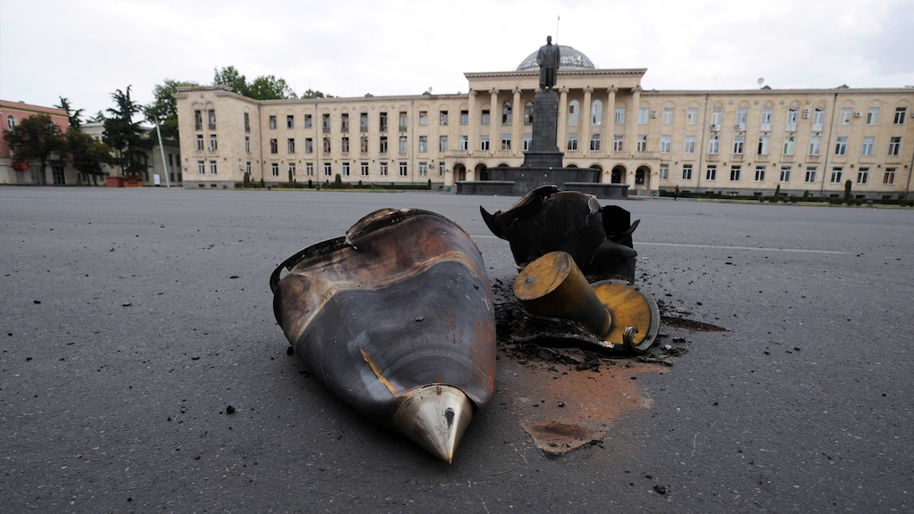 Resten van de Iskander op het Stalinplein in Gori.
